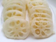 蓮藕是常用食材之一有健脾開(kāi)胃益血生肌的功效