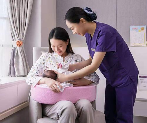 研究人員發(fā)現(xiàn)母乳喂養(yǎng)與更高的神經(jīng)認知測試得分有關(guān)