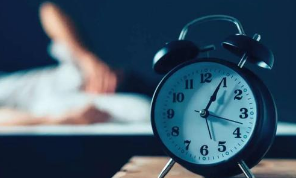 失眠 睡眠時間少于六個小時可能會增加認(rèn)知障礙的風(fēng)險