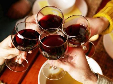飲酒是造成社會(huì)和人身傷害的最大風(fēng)險(xiǎn)因素之一